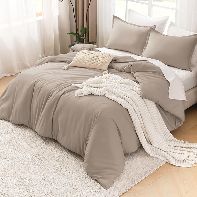 Litanika Light Coffee Comforters Oversized King Size, 3 Pieces Lightweight Solid Bedding Comforter Set, All Season Fluffy Bed Set (120x98In Comforter & 2 Pillowcases)