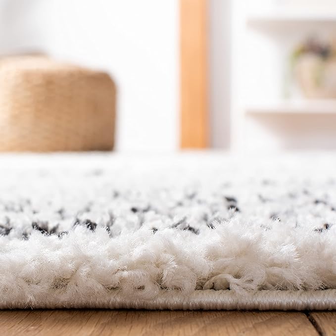 SAFAVIEH Arizona Shag Collection Area Rug - 6' x 8', Ivory & Black, Non-Shedding & Easy Cleaning, Plush Thick Pile, Ideal for Living Room, Bedroom, Dining Space (ASG741Z)