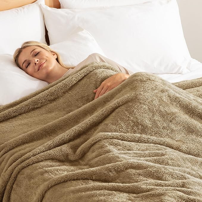 Exclusivo Mezcla Plush Fuzzy Fleece Bed Blanket Queen Size, Super Soft, Fluffy and Warm Blankets Suitable for All Seasons (Brown, 90x90 Inches)