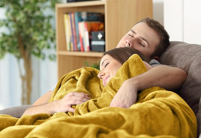 Utopia Bedding Fleece Blanket Queen Size Gold 300GSM Luxury Fuzzy Soft Anti-Static Microfiber Bed Blanket (90x90 Inch)