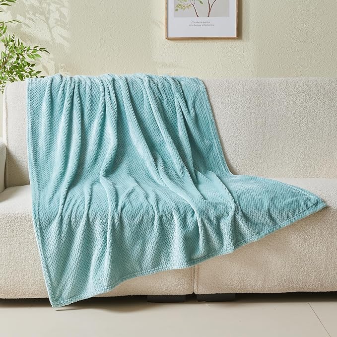 NEWCOSPLAY Super Soft King Blanket Mint Green Premium Silky Flannel Fleece Leaves Pattern Lightweight Bed Blanket All Season Use (Mint Green, King(90"x110"))