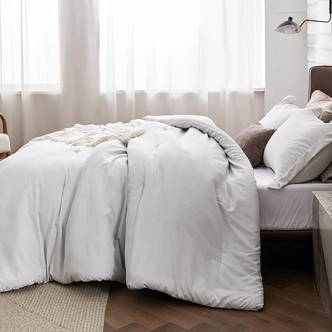 Bedsure Oversized Queen Comforter Set - Grayish White Soft Bedding for All Seasons, Cationic Dyed Bed Set, 3 Pieces, 1 Oversized Queen Size Comforter (98"x98") and 2 Pillow Shams (20"x36"+2")