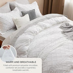 Bedsure Oversized Queen Comforter Set - White Comforter, Boho Tufted Shabby Chic Bedding for Kids, 3 Pieces Vintage Farmhouse Bed Set for All Seasons, Fluffy Soft Bedding with 2 Pillow Shams