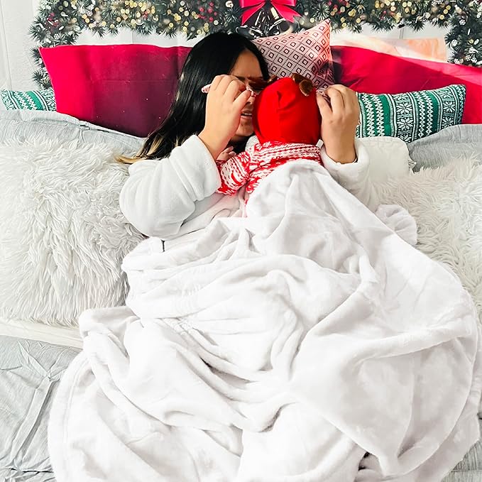Bedsure GentleSoft Fleece Blankets Queen Size White - Bed Blanket Soft Lightweight Plush Fuzzy Cozy Luxury Microfiber, 90x90 inches