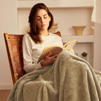Exclusivo Mezcla Plush Fuzzy Fleece Throw Blanket Extra Large, Super Soft, Fluffy and Warm Blankets for Couch, Bed, Suitable for All Seasons (50x70 Inches, Brown)