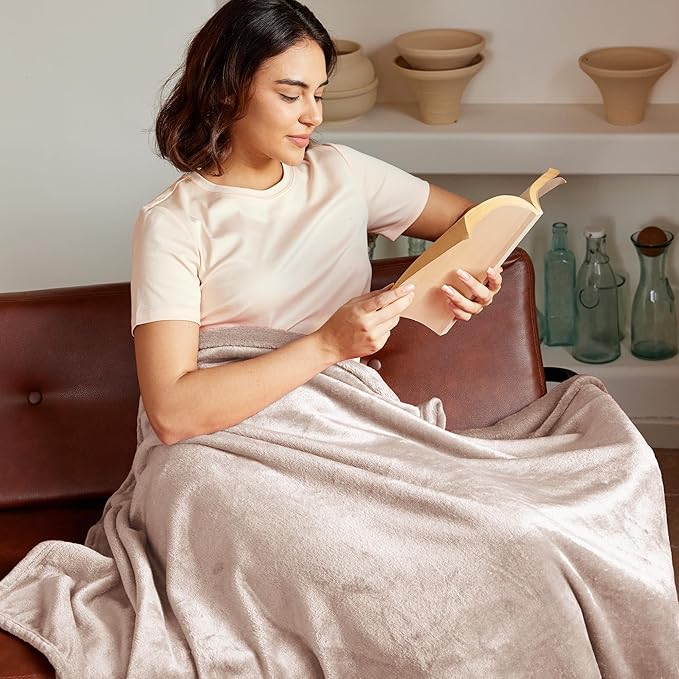 Exclusivo Mezcla Fleece Blanket King Size for Bed, Super Soft and Warm, All Season Use, Cozy, Plush, Lightweight, 120x120 Inches, Camel