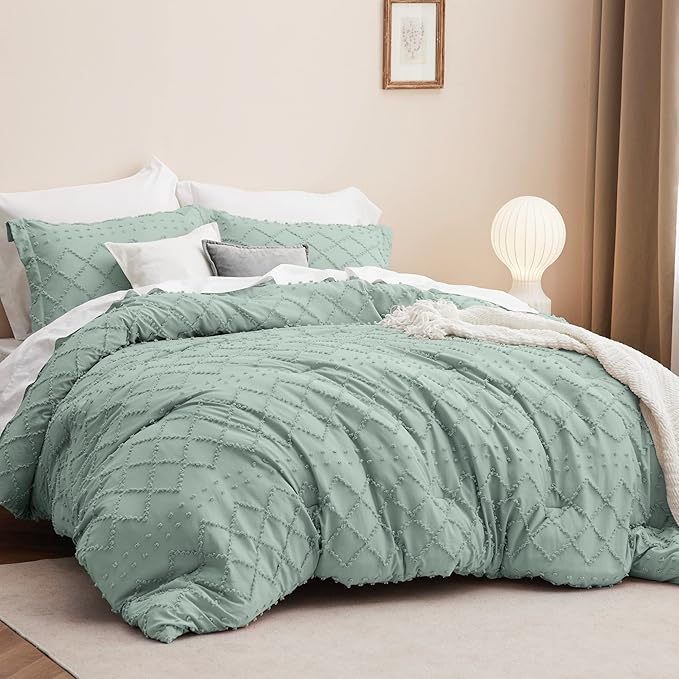 Bedsure Queen Comforter Set - Sage Green Comforter, Boho Tufted Shabby Chic Bedding for Kids, 3 Pieces Vintage Farmhouse Bed Set for All Seasons, Fluffy Soft Bedding with 2 Pillow Shams