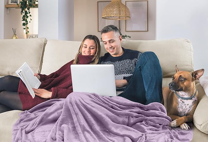 Utopia Bedding Fleece Blanket Queen Size Lilac 300GSM Luxury Fuzzy Soft Anti-Static Microfiber Bed Blanket (90x90 Inch)