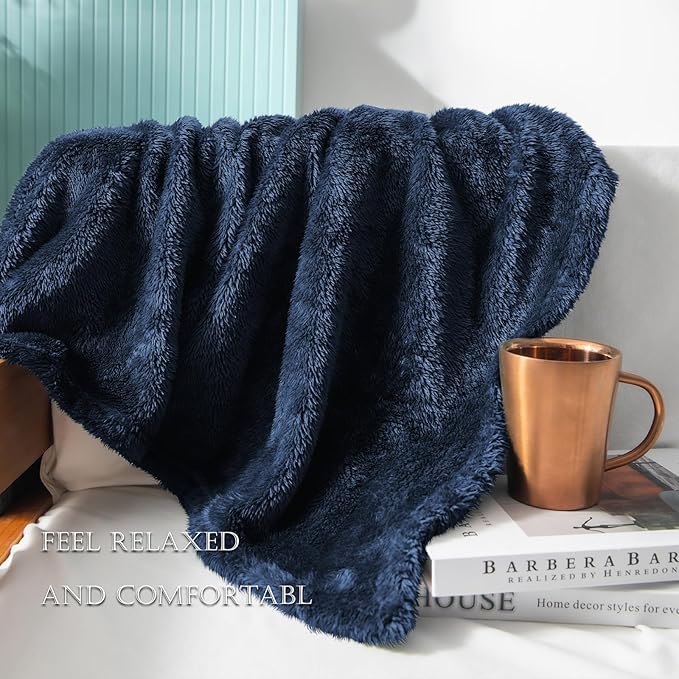 Exclusivo Mezcla Plush Fuzzy Fleece Bed Blanket Twin Size, Super Soft, Fluffy and Warm Blankets, Suitable for All Seasons (Navy Blue, 90x66 Inches)