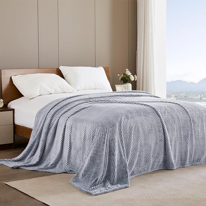 Exclusivo Mezcla Fleece Bed Blanket King Size, Super Soft and Warm Blankets for Couch, Sofa and Bed Waffle Textured, Cozy, Fuzzy and Lightweight (Mixed Navy Blue, 90x104 Inches)