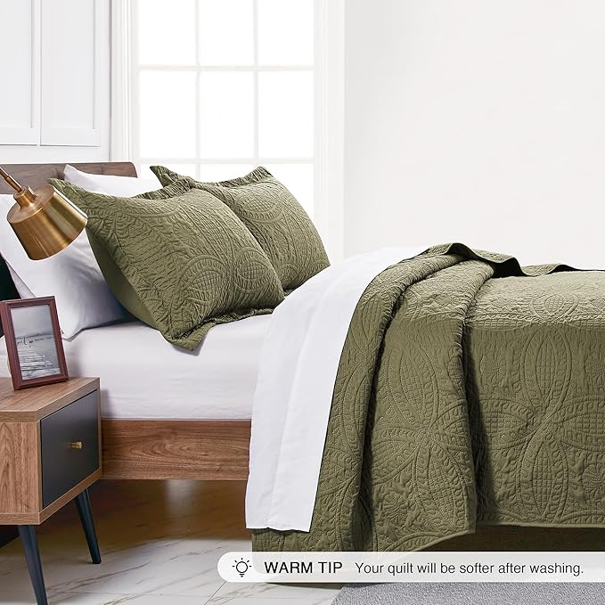 Love's cabin King Size Quilt Bedding Set Green Bedspreads - Bed Summer Lightweight Bedspread Comforter - Coin Pattern Bedding Coverlet for All Season - 3 Pieces (1 Quilt, 2 Pillow Shams)