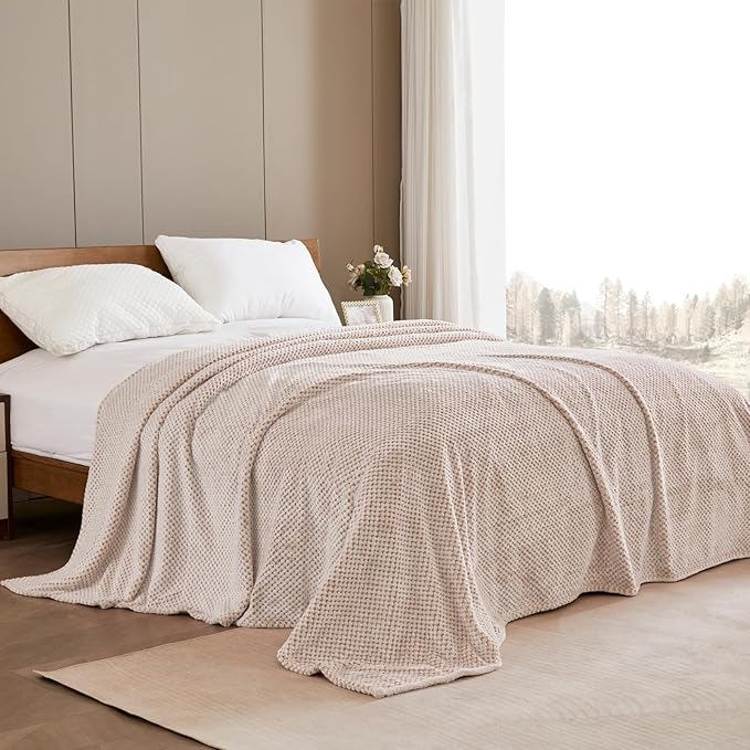 Exclusivo Mezcla Fleece Bed Blanket Queen Size, Super Soft and Warm Blankets for Couch, Sofa and Bed Waffle Textured, Cozy, Fuzzy and Lightweight (Mixed Camel, 90x90 Inches)