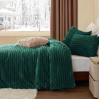 BEDELITE Fleece King Comforter Set -Super Soft & Warm Fluffy Dark Green Bedding, Luxury Fuzzy Heavy Bed Set for Winter with 2 Pillow Cases