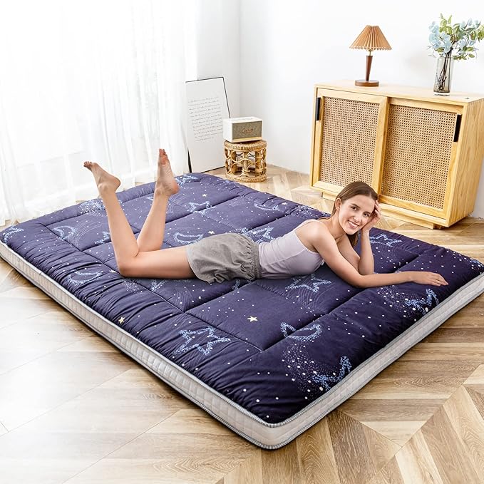 MAXYOYO Black Moon and Star Futon Mattress, Japanese Floor Mattress Quilted Bed Mattress Topper, Extra Thick Folding Sleeping Pad Breathable Floor Lounger Guest Bed for Camping Couch, Twin