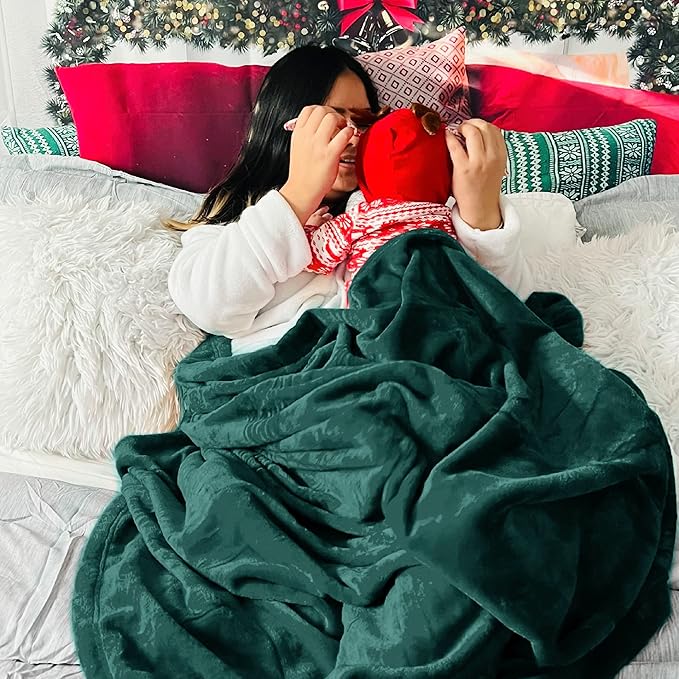 Bedsure GentleSoft Fleece Throw Blanket Forest Green - 300GSM Blankets for Couch, Sofa, Bed, Soft Lightweight Plush Cozy Throws for Toddlers, 50x60 inches