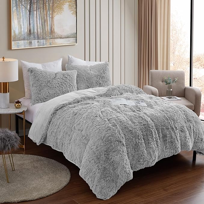 Full Size Luxury Faux Fur Comforter Set - Soft & Breathable 7-Piece Bedding Collection - 1 Comforter, 1 Fitted Sheet, 1 Flat, 2 Pillowcases, 2 Pillow Shams - Deep Pocket - Premium Quality, Silver