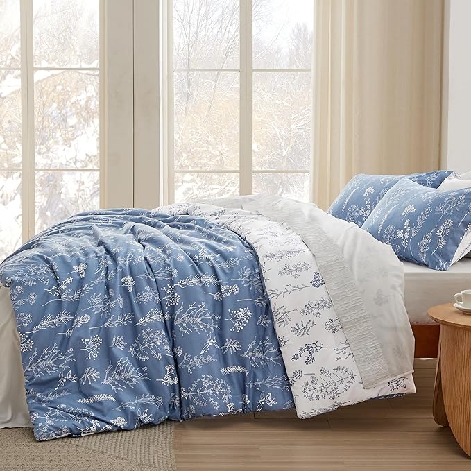 Bedsure King Comforter Set - Infinity Blue Bed Set, 3 Pieces Cute Floral Bedding, 1 Soft Reversible Botanical Flowers Comforter and 2 Pillow Shams