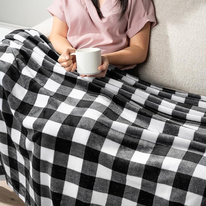 PAVILIA Black and White Buffalo Plaid Fleece Bed Blanket Queen Size, Soft Checkered Flannel Blanket for Sofa, Plaid Christmas Couch Throw Bed, Warm Cozy Decorative Blanket Fall Decor Gift, 90x90