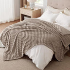 Bedsure GentleSoft Mocha Meringue Full Blanket for Couch - Cozy Soft Blankets for Women, Cute Small Fleece Throws for Girls, Birthday Gifts for Women Decor Gifts for Mom, 84x90 Inches