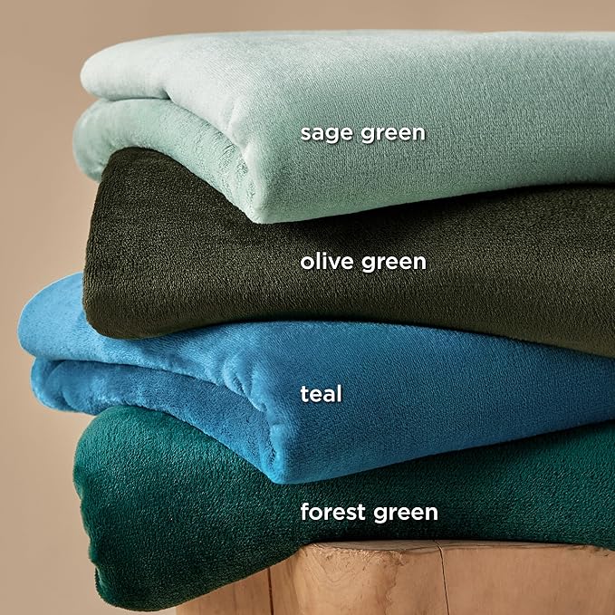 Bedsure GentleSoft Fleece Blankets King Size Emerald Green - Bed Blanket Soft Lightweight Plush Cozy Fuzzy Luxury Microfiber, 108x90 inches