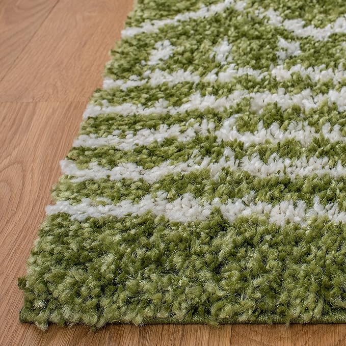 SAFAVIEH Arizona Shag Collection Accent Rug - 4' x 6', Green & Ivory, Moroccan Design, Non-Shedding & Easy Care, 1.6-inch Thick Ideal for High Traffic Areas in Entryway, Living Room, Bedroom (ASG741X)