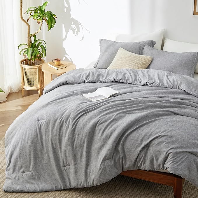 Bedsure Oversized Queen Comforter Set - Grey Soft Bedding for All Seasons, Cationic Dyed Bed Set, 3 Pieces, 1 Oversized Queen Size Comforter (98"x98") and 2 Pillow Shams (20"x26"+2")
