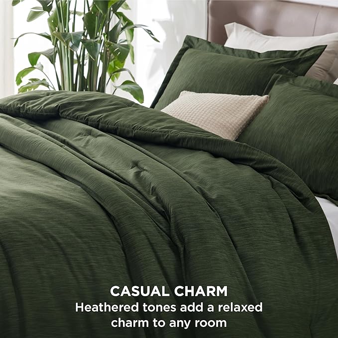 Bedsure Oversized Queen Comforter Set - Dark Green Soft Bedding for All Seasons, Cationic Dyed Bed Set, 3 Pieces, 1 Oversized Queen Size Comforter (98"x98") and 2 Pillow Shams (20"x26"+2")