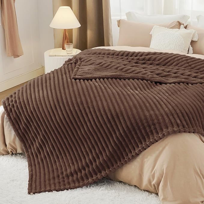 Bedsure GentleSoft Fondue Fudge Full Blanket for Bed - Cozy Soft Blankets for Women, Cute Small Fleece Throws for Girls, Birthday Gifts for Women Decor Gifts for Mom, 84x90 Inches