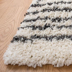 SAFAVIEH Arizona Shag Collection Accent Rug - 3'2" x 5', Ivory & Black, Moroccan Design, Non-Shedding & Easy Care, 1.6-inch Thick Ideal for High Traffic Areas in Foyer, Living Room, Bedroom (ASG741Z)