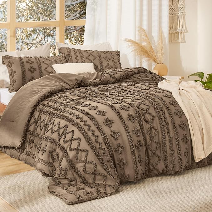 Bedsure Tufted Boho Comforter Set King Size - Light Brown Boho Bed Set, GentleSoft™ 3 Pieces Farmhouse Shabby Chic Embroidery Bedding, Gifts for Woman, Jacquard King Comforter for All Seasons