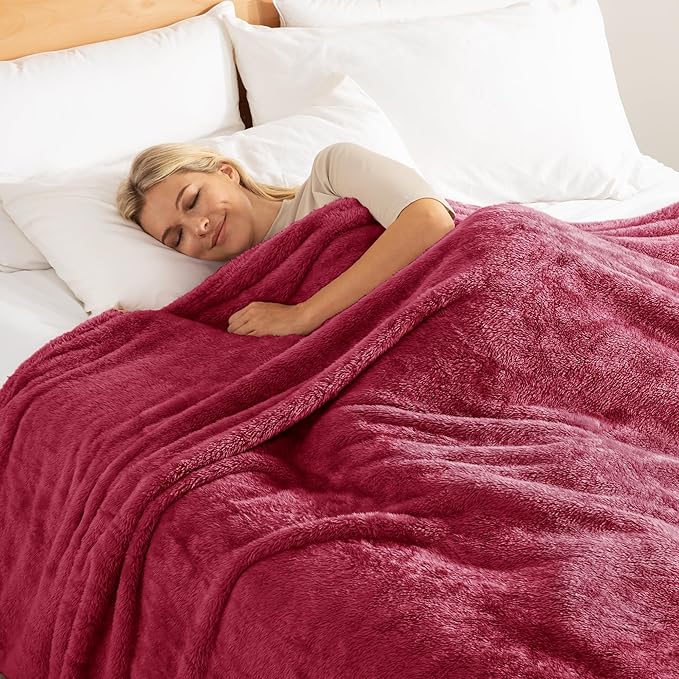 Exclusivo Mezcla Plush Fuzzy Fleece Bed Blanket King Size, Super Soft, Fluffy and Warm Blankets, Suitable for All Seasons (Deep Red, 90x104 Inches)