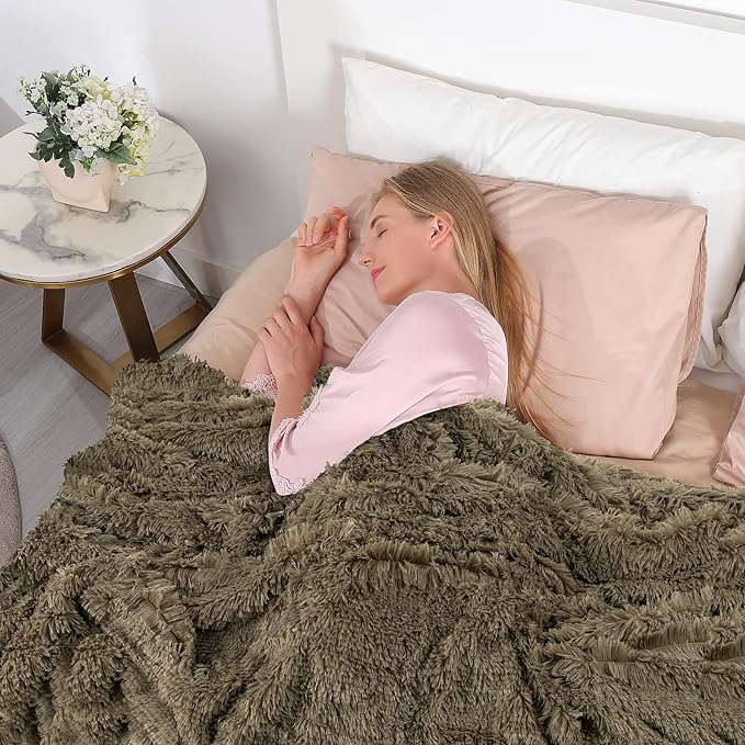 Tuddrom Decorative Extra Soft Faux Fur Blanket Queen Size 80" x 90",Solid Reversible Fuzzy Fluffy Cozy Plush Fleece Comfy Microfiber Fur Blanket for Couch Sofa Bed,Brown