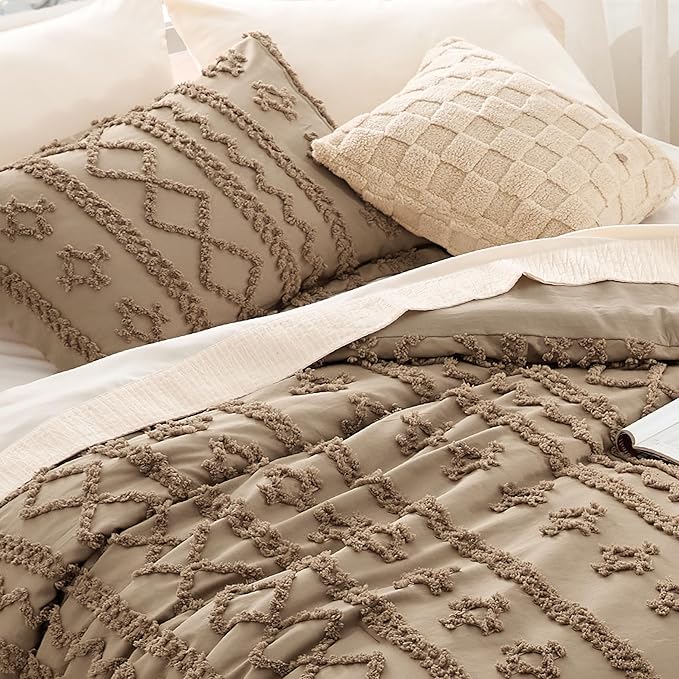 Bedsure Tufted Boho Comforter Set California King Size - Light Brown Boho Bed Set, GentleSoft™ 3 Pieces Farmhouse Shabby Chic Embroidery Bedding, Gifts for Woman, Jacquard Comforter for All Seasons