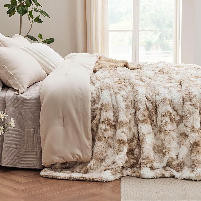 Bedsure GentleSoft Sherpa Fluffy Blanket King Size for Bed - Fleece Warm and Cozy for Women Gift, Plush & Fuzzy Faux Fur Christmas Blanket for Couch, Sofa Decor, Tie Dye Design, Beige, 108x90 Inches