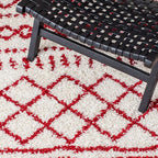 SAFAVIEH Arizona Shag Collection Area Rug - 5'1" x 7'6", Ivory & Red, Moroccan Design, Non-Shedding & Easy Care, 1.6-inch Thick Ideal for High Traffic Areas in Living Room, Bedroom (ASG741P)