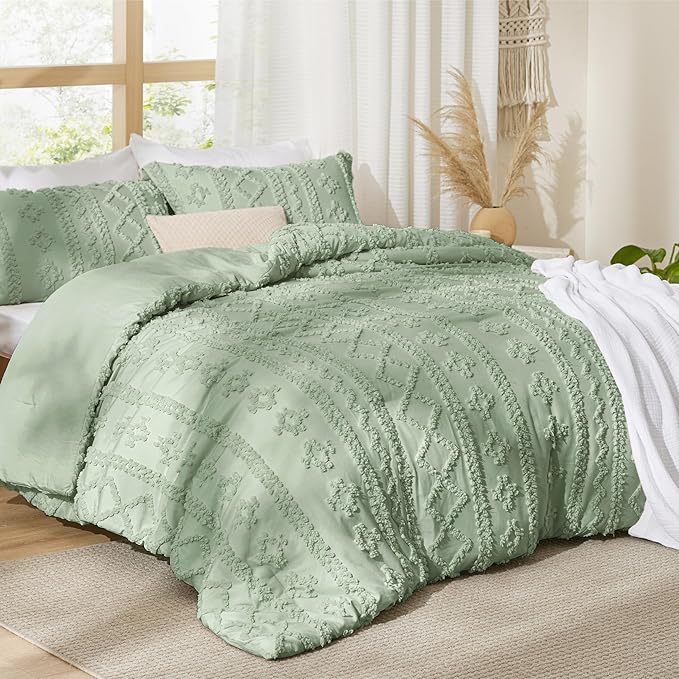 Bedsure Tufted Boho Comforter Set Full Size - Sage Green Boho Bed Set, GentleSoft™ 3 Pieces Farmhouse Shabby Chic Embroidery Bedding, Gifts for Woman, Soft Jacquard Full Comforter for All Seasons