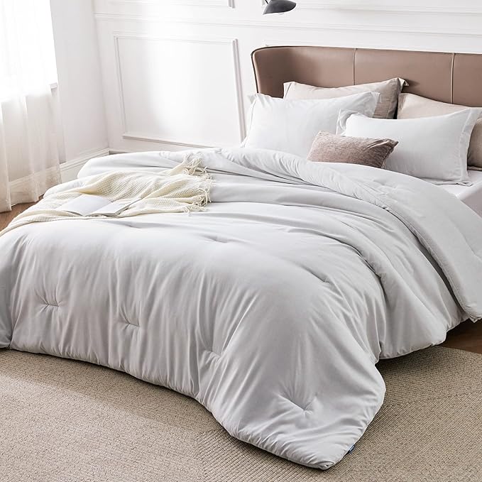 Bedsure Oversized Queen Comforter Set - Grayish White Soft Bedding for All Seasons, Cationic Dyed Bed Set, 3 Pieces, 1 Oversized Queen Size Comforter (98"x98") and 2 Pillow Shams (20"x36"+2")