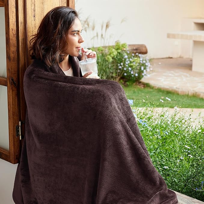Exclusivo Mezcla Fleece Blanket Queen Size for Bed, Super Soft and Warm, All Season Use, Cozy, Plush, Lightweight, 90x90 Inches, Coffee