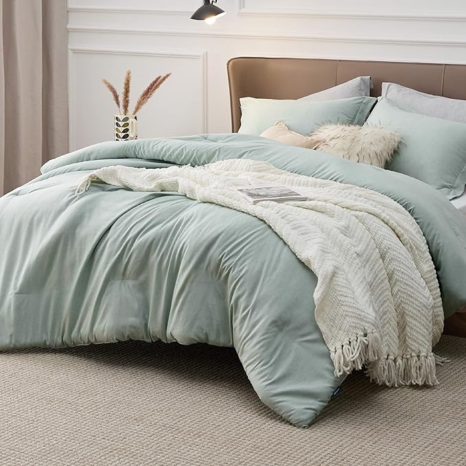 Bedsure King Size Comforter Set - Mint Green Soft Bedding for All Seasons, Cationic Dyed Bed Set, 3 Pieces, 1 King Size Comforter (104"x90") and 2 Pillow Shams (20"x36"+2")