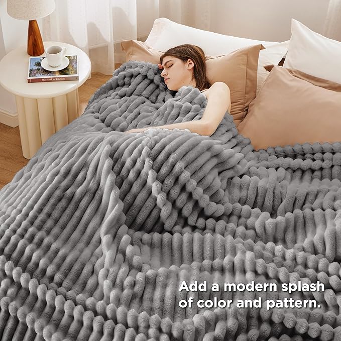 Bedsure GentleSoft Frost Gray Full Blanket for Bed - Cozy Soft Blankets for Women, Cute Large Throws for Girls, 84x90 Inches