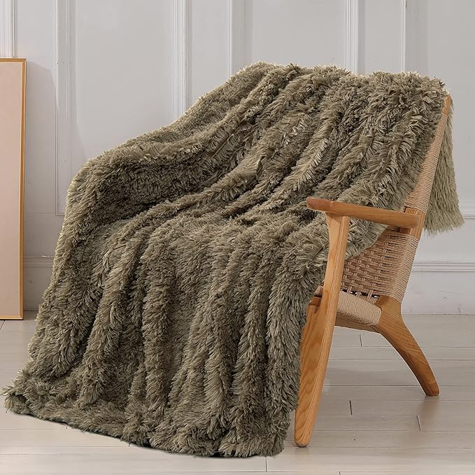 Tuddrom Decorative Extra Soft Faux Fur Blanket Queen Size 80" x 90",Solid Reversible Fuzzy Fluffy Cozy Plush Fleece Comfy Microfiber Fur Blanket for Couch Sofa Bed,Brown