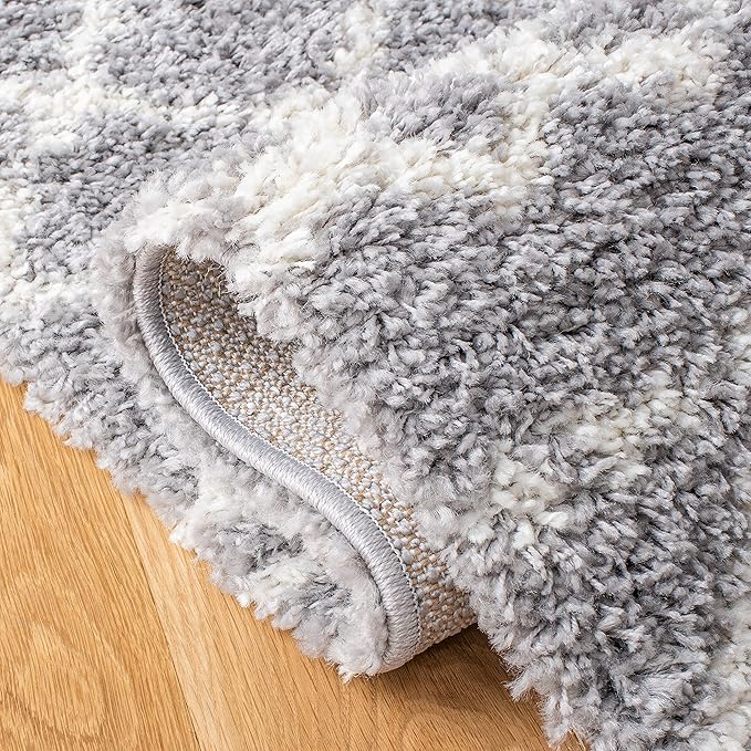 SAFAVIEH Arizona Shag Collection Accent Rug - 3'2" x 5', Grey & Ivory, Moroccan Design, Non-Shedding & Easy Care, 1.6-inch Thick Ideal for High Traffic Areas in Foyer, Living Room, Bedroom (ASG741G)