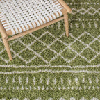 SAFAVIEH Arizona Shag Collection Accent Rug - 3'2" x 5', Green & Ivory, Moroccan Design, Non-Shedding & Easy Care, 1.6-inch Thick Ideal for High Traffic Areas in Foyer, Living Room, Bedroom (ASG741X)
