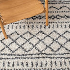 SAFAVIEH Arizona Shag Collection Area Rug - 5'1" x 7'6", Ivory & Black, Moroccan Design, Non-Shedding & Easy Care, 1.6-inch Thick Ideal for High Traffic Areas in Living Room, Bedroom (ASG741Z)